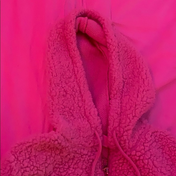 I’m selling a fuzzy jacket quarter zip - Picture 2 of 3